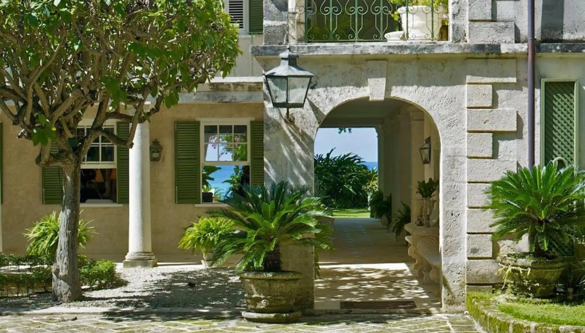 Exquisite Villa Which In Crescent-Shaped Shoreline Saint James 0*,  Barbados